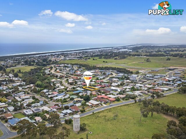 12 Ewing Court LAKES ENTRANCE VIC 3909