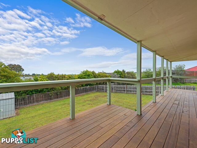 12 Ewing Court LAKES ENTRANCE VIC 3909