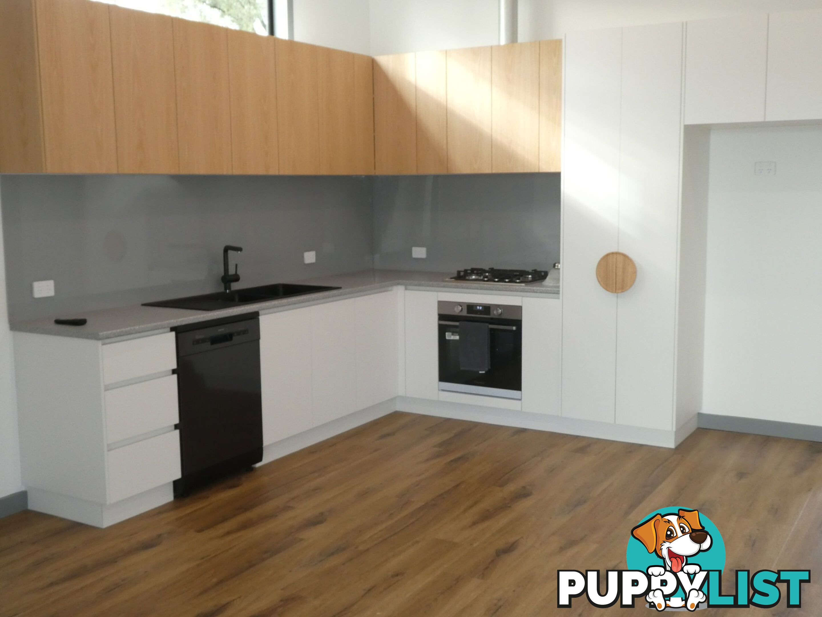126 Henry Street LINDENOW VIC 3865