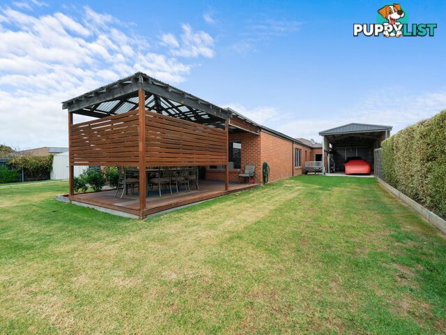 64 Gatehouse Drive EASTWOOD VIC 3875