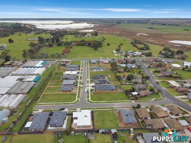 8 Royle Court EAST BAIRNSDALE VIC 3875