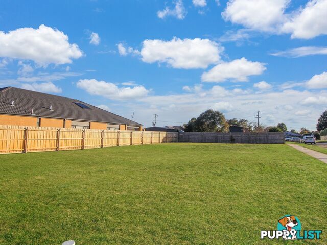 8 Royle Court EAST BAIRNSDALE VIC 3875