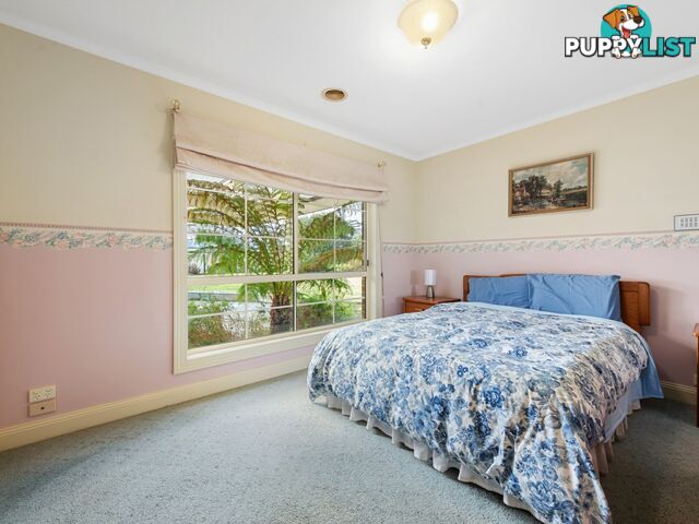 38 Charlton Place EASTWOOD VIC 3875