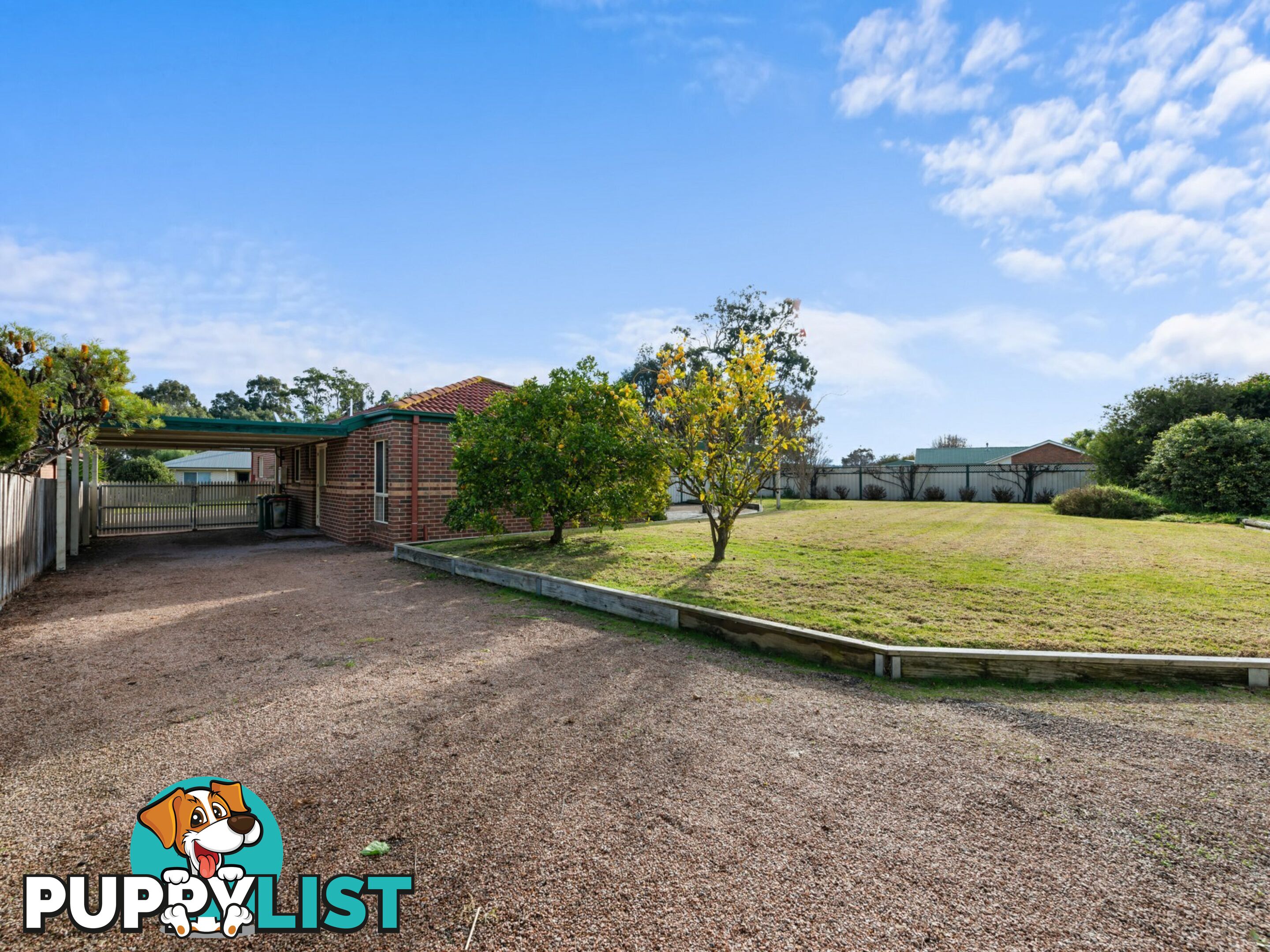 38 Charlton Place EASTWOOD VIC 3875