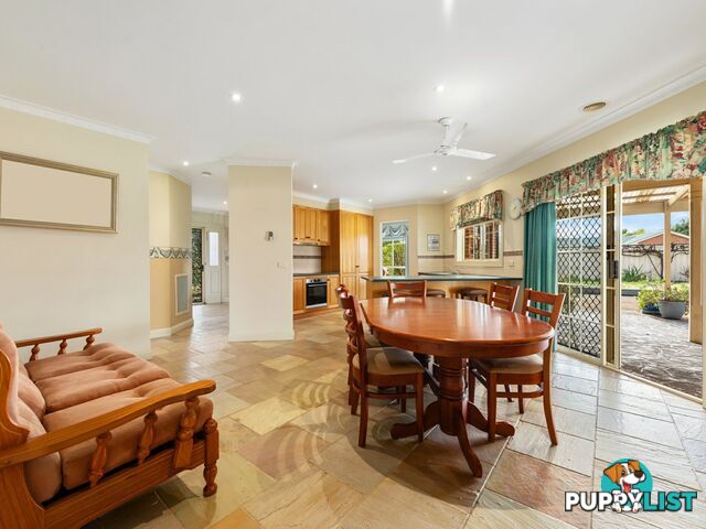 38 Charlton Place EASTWOOD VIC 3875