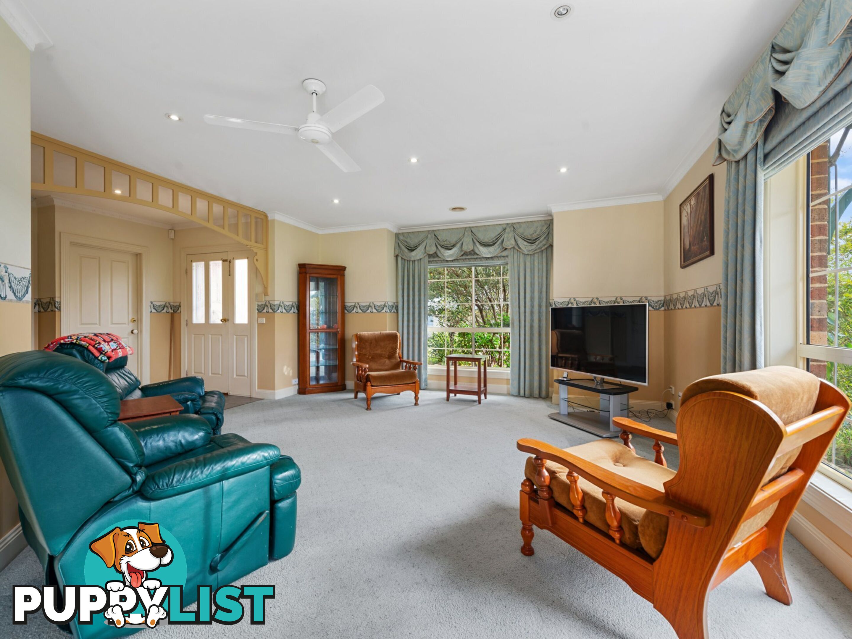 38 Charlton Place EASTWOOD VIC 3875