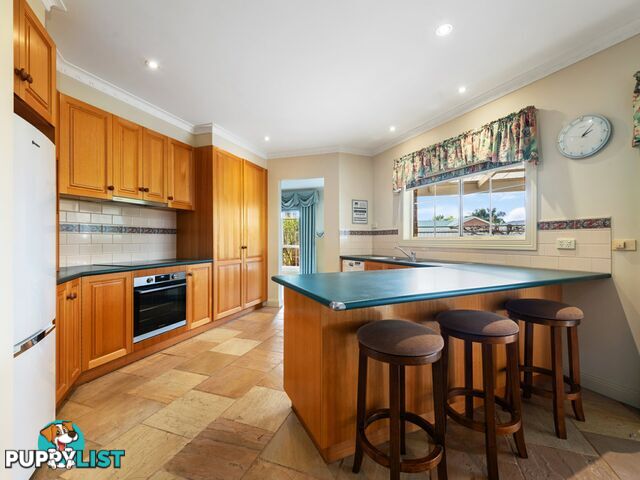 38 Charlton Place EASTWOOD VIC 3875