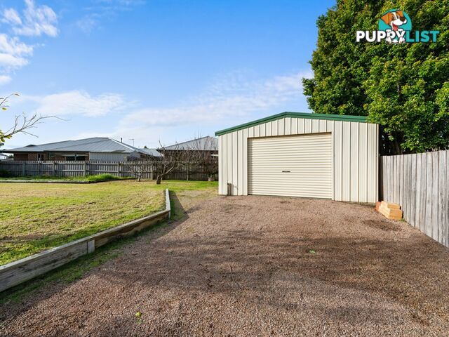 38 Charlton Place EASTWOOD VIC 3875