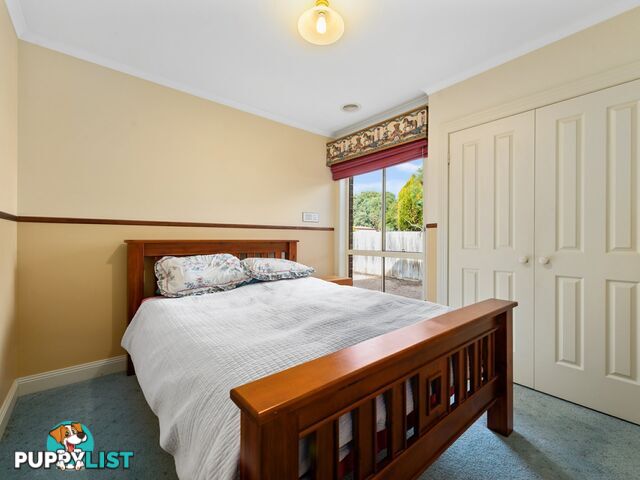 38 Charlton Place EASTWOOD VIC 3875