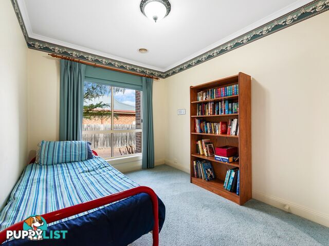 38 Charlton Place EASTWOOD VIC 3875