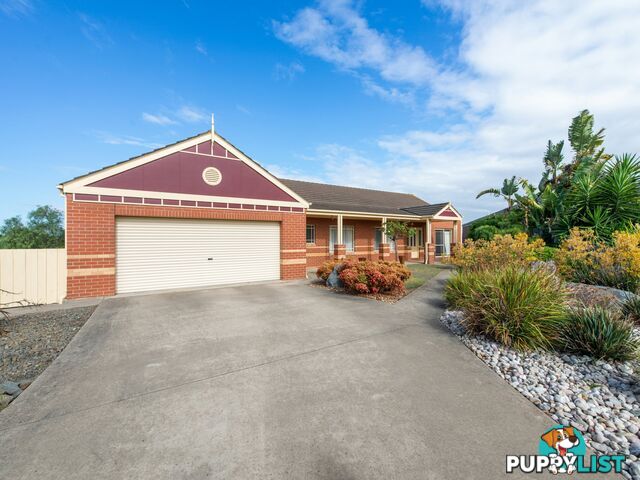 17 Bluff Court EASTWOOD VIC 3875