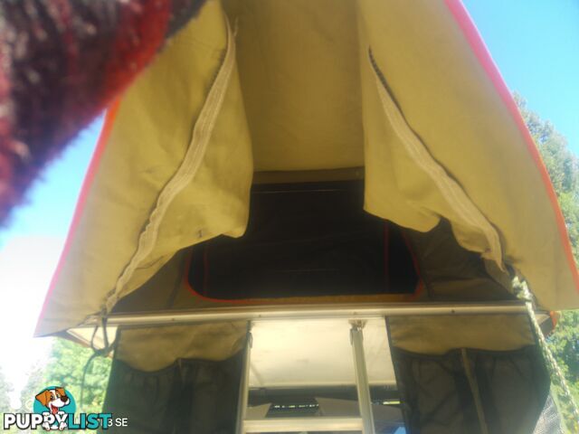 Howling Moon roof top camper