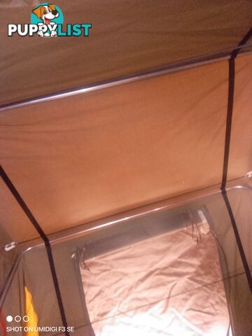Howling Moon roof top camper