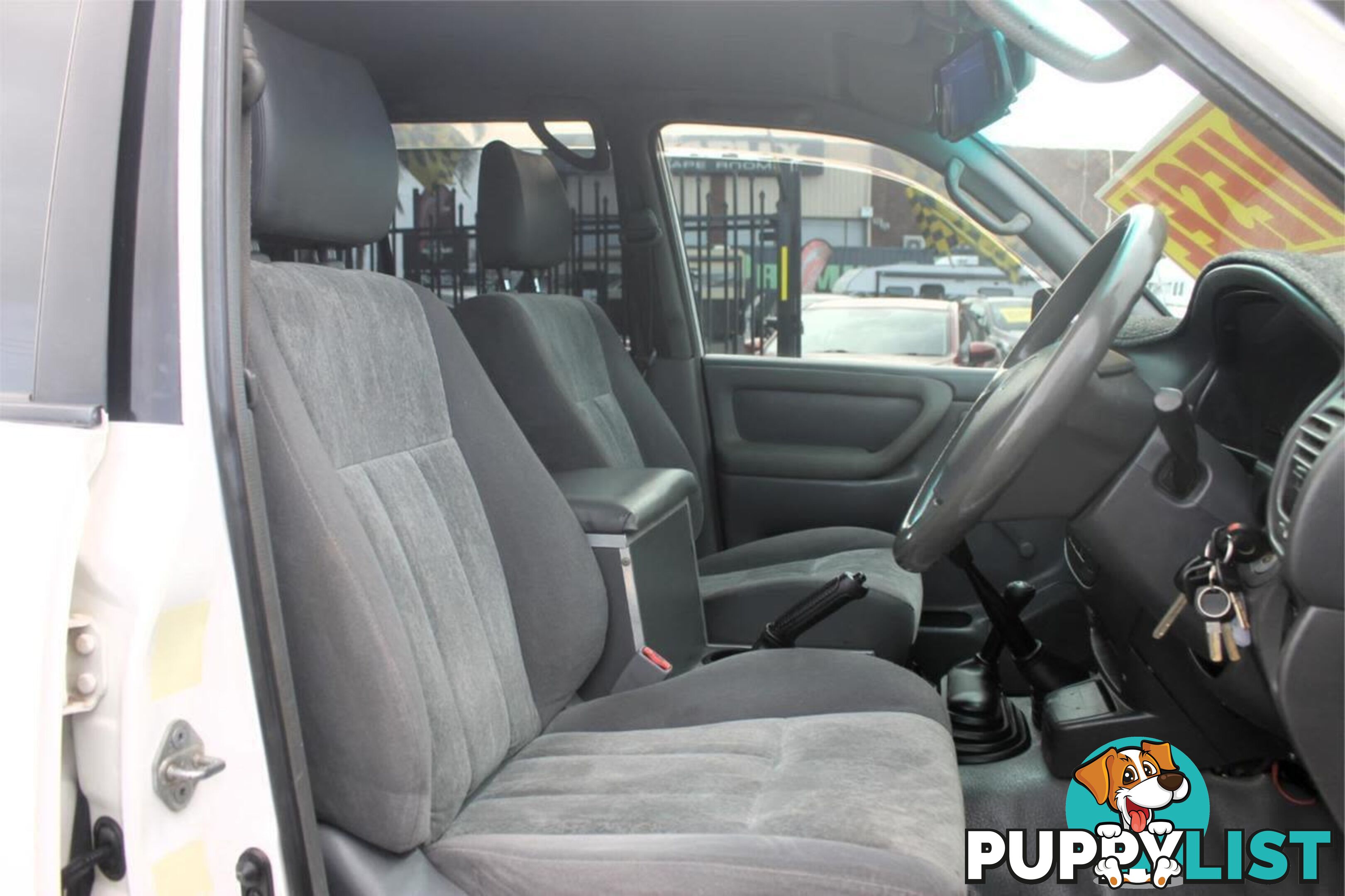 2000 TOYOTA LANDCRUISER (4X4) HZJ105R SUV, 4 DOORS, 6 SEATS