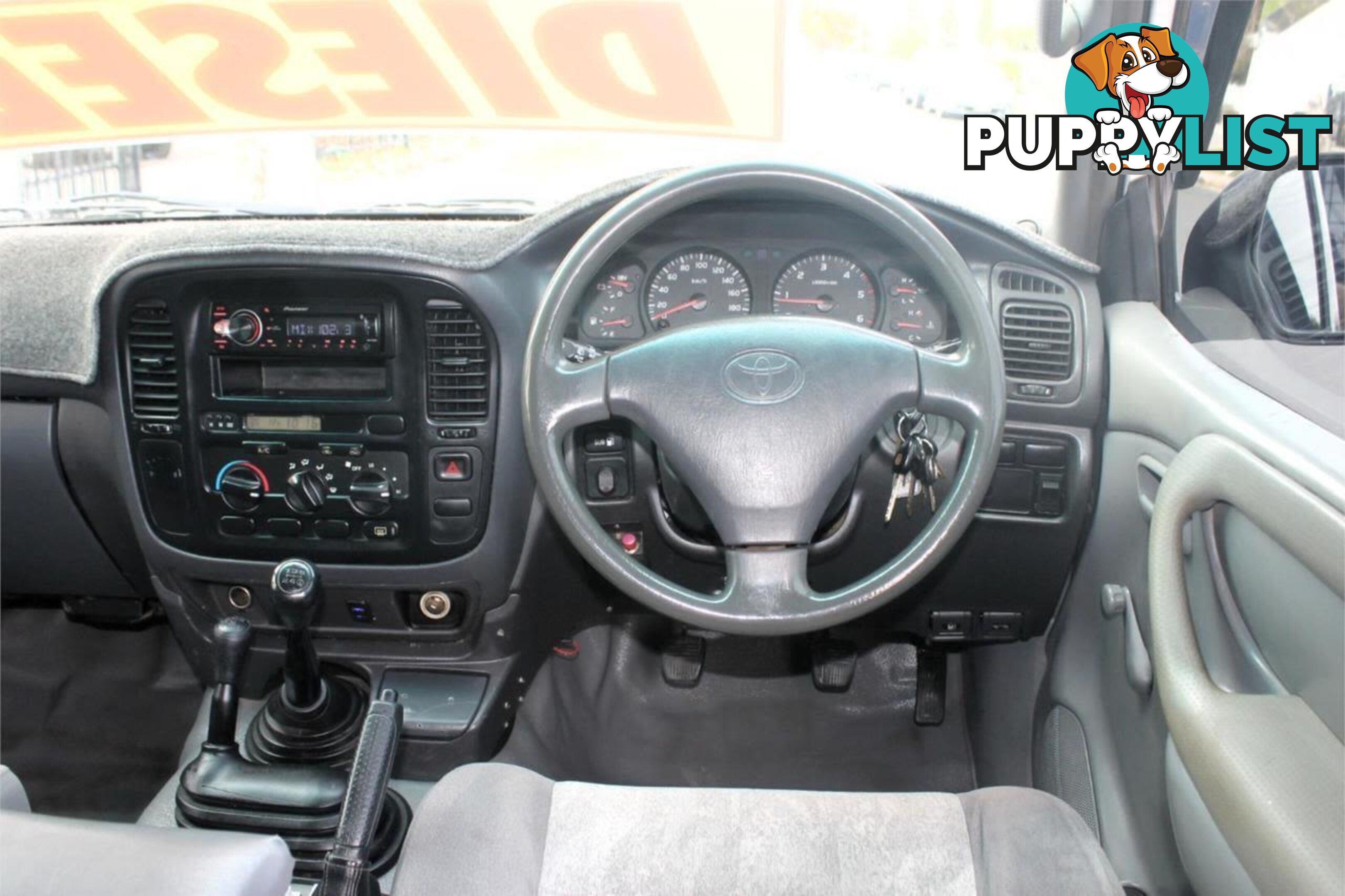 2000 TOYOTA LANDCRUISER (4X4) HZJ105R SUV, 4 DOORS, 6 SEATS