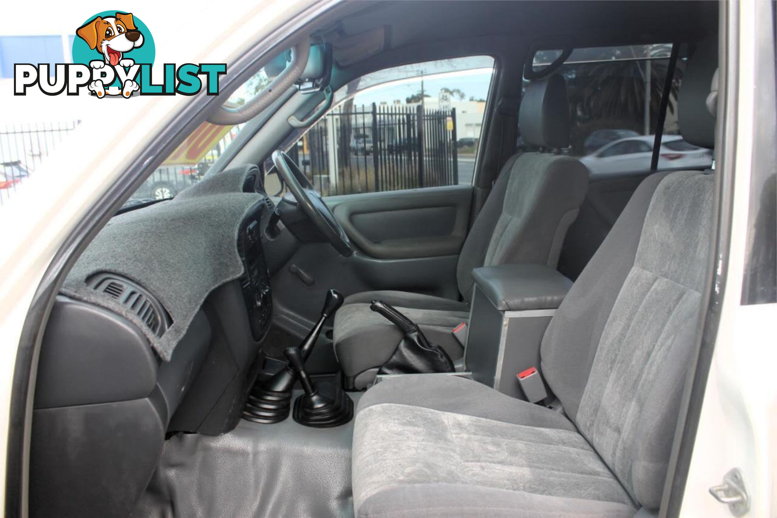 2000 TOYOTA LANDCRUISER (4X4) HZJ105R SUV, 4 DOORS, 6 SEATS