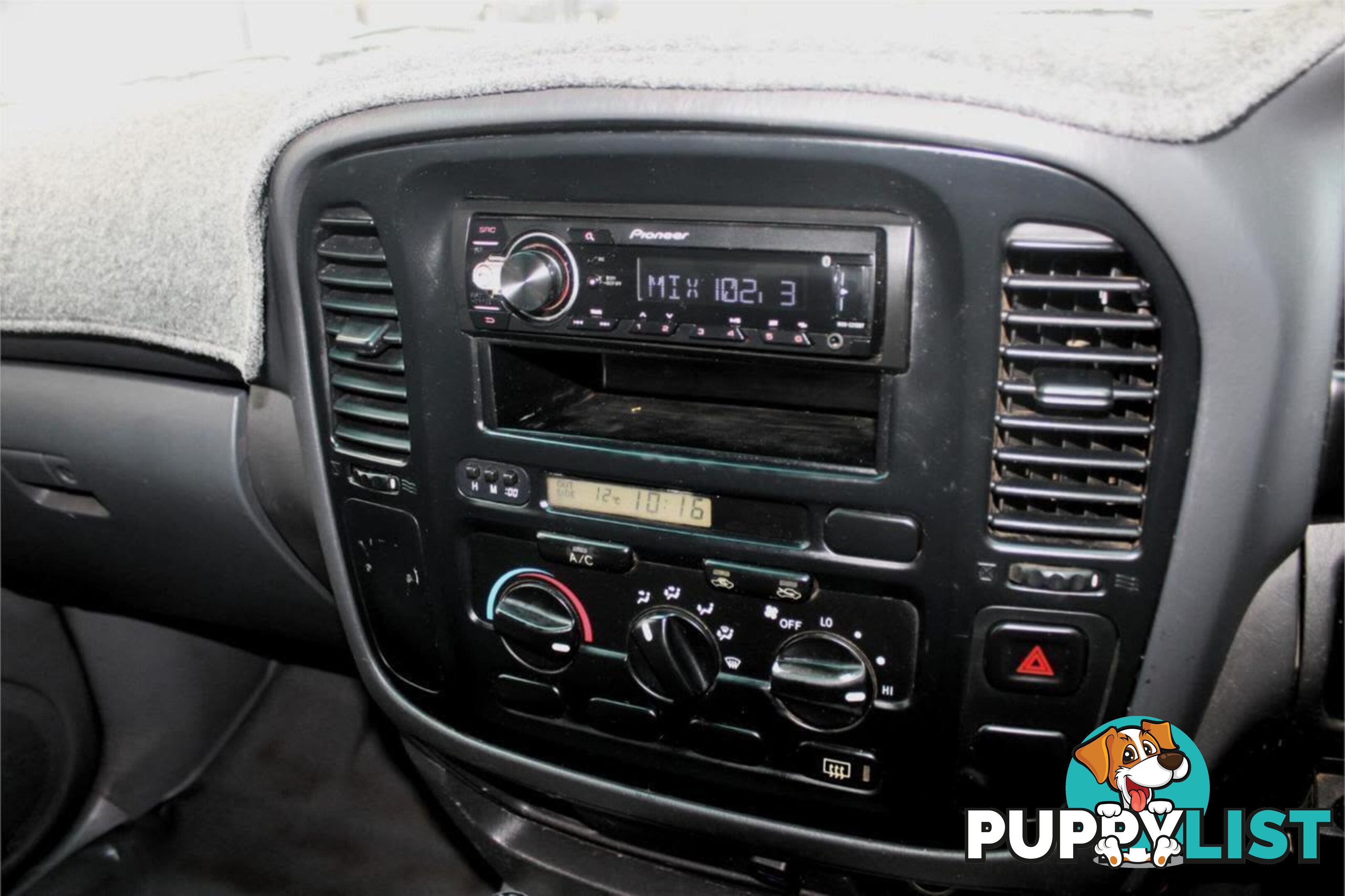 2000 TOYOTA LANDCRUISER (4X4) HZJ105R SUV, 4 DOORS, 6 SEATS