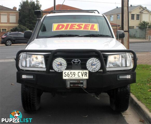 2000 TOYOTA LANDCRUISER (4X4) HZJ105R SUV, 4 DOORS, 6 SEATS