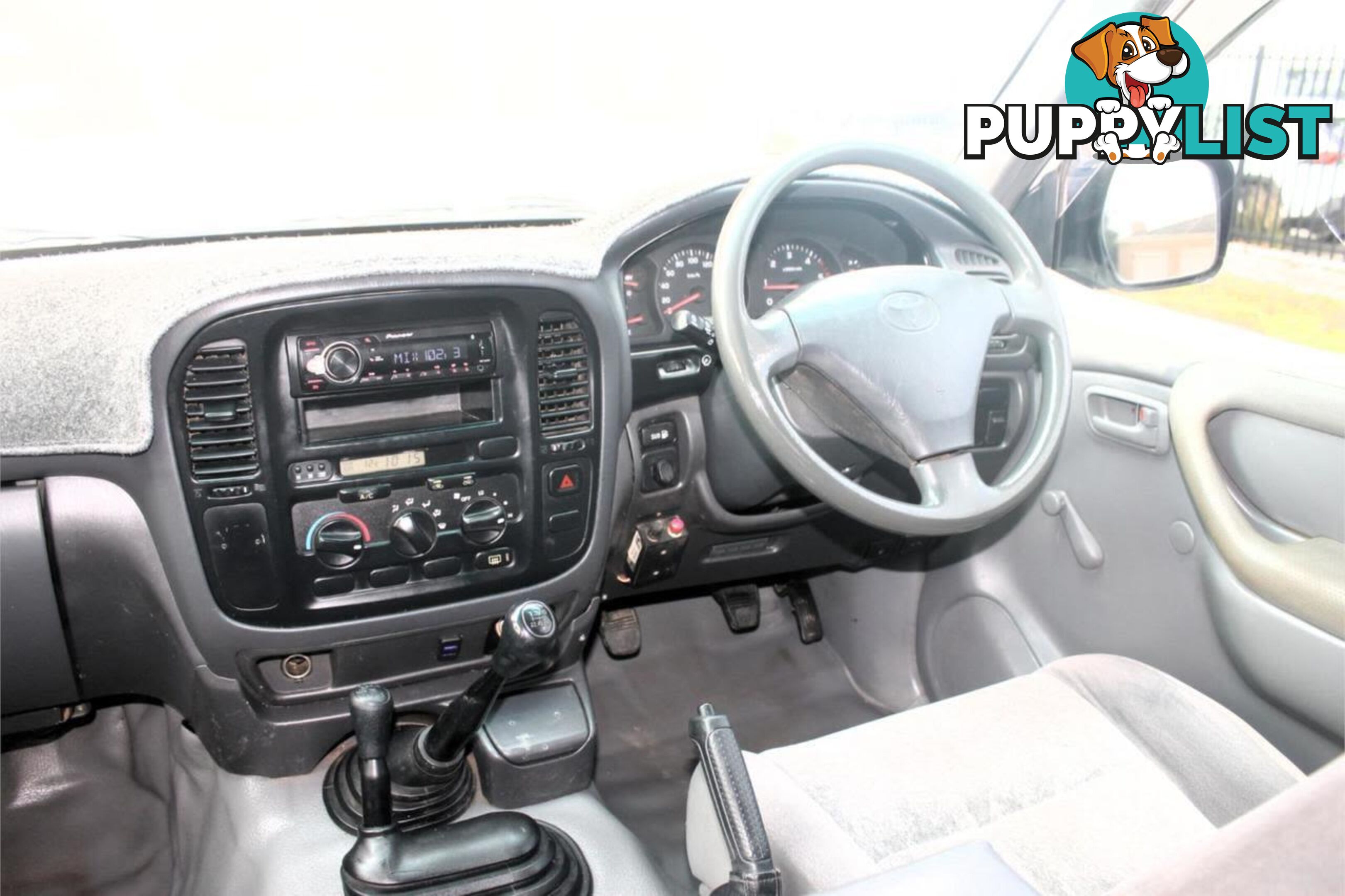 2000 TOYOTA LANDCRUISER (4X4) HZJ105R SUV, 4 DOORS, 6 SEATS