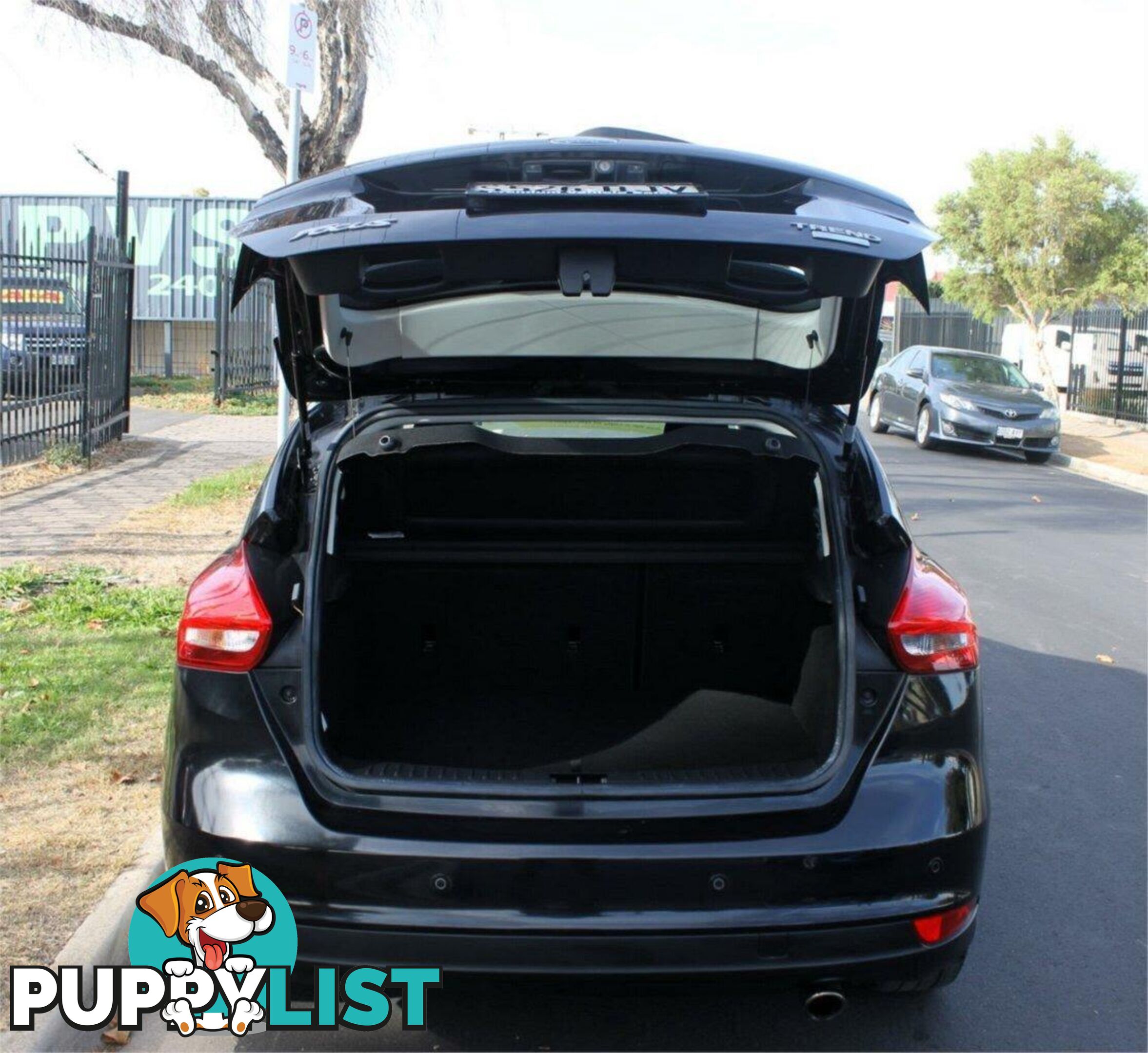 2015 FORD FOCUS TREND LZ HATCH, 5 DOORS, 5 SEATS