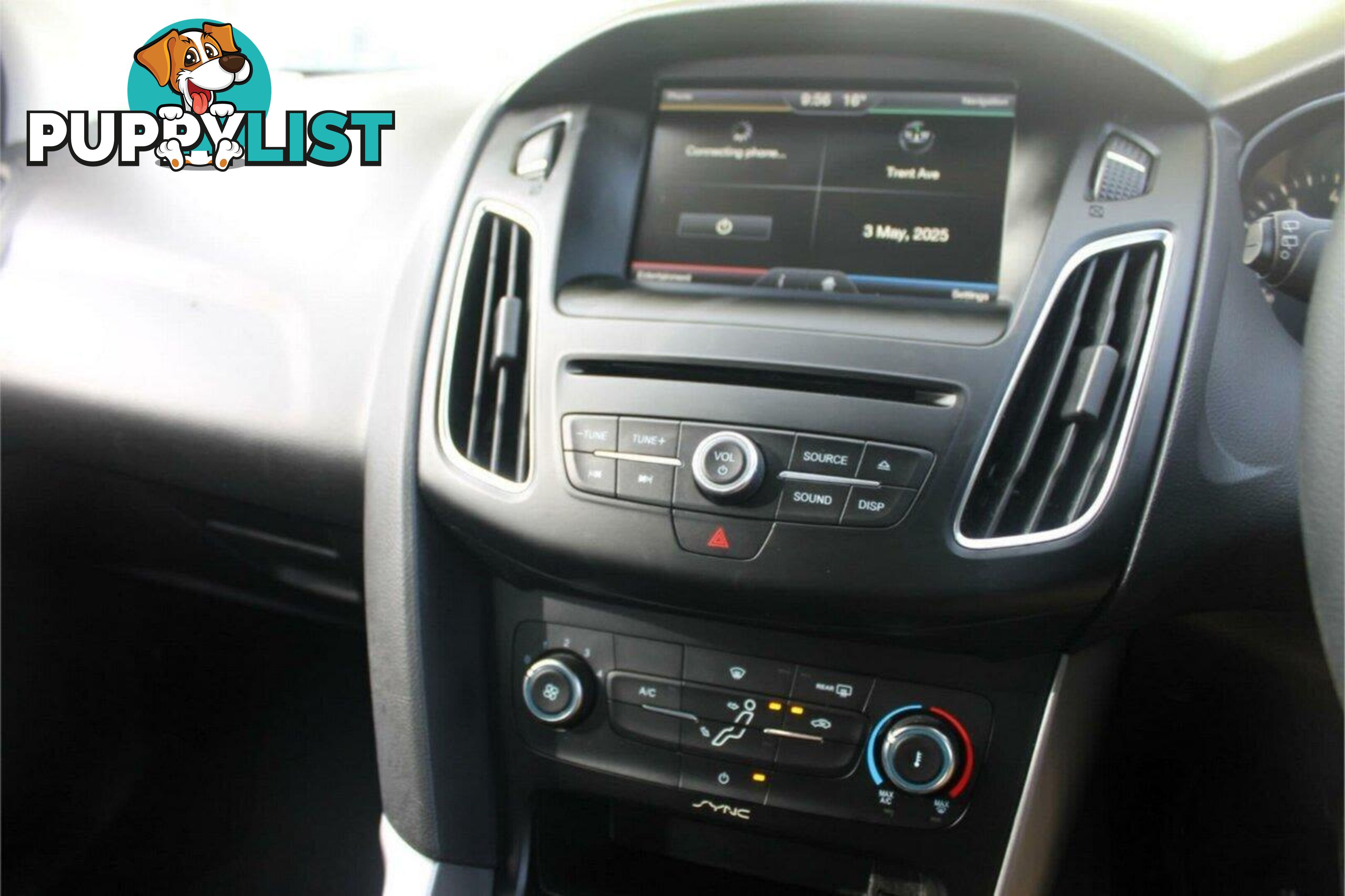 2015 FORD FOCUS TREND LZ HATCH, 5 DOORS, 5 SEATS