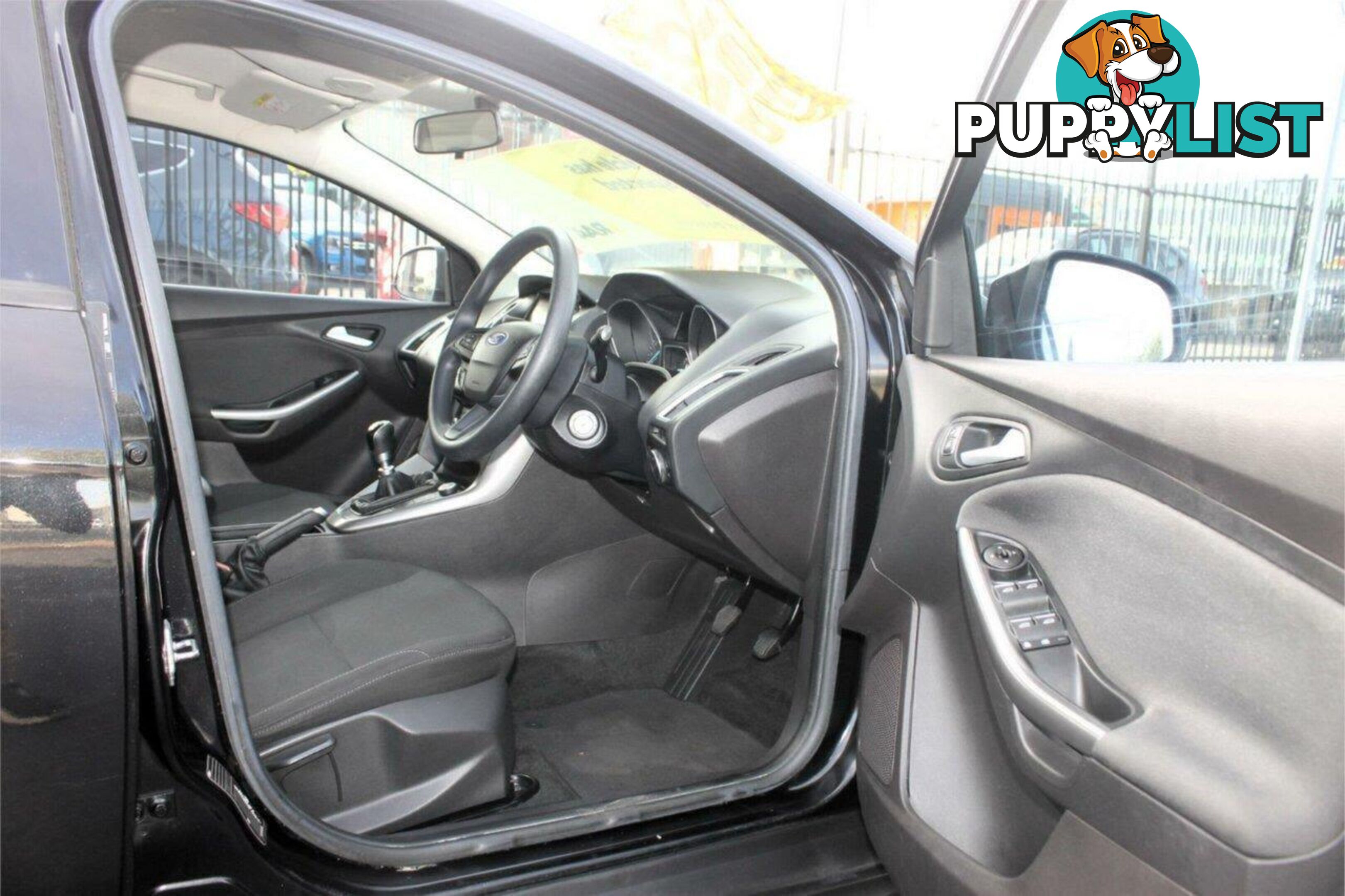 2015 FORD FOCUS TREND LZ HATCH, 5 DOORS, 5 SEATS