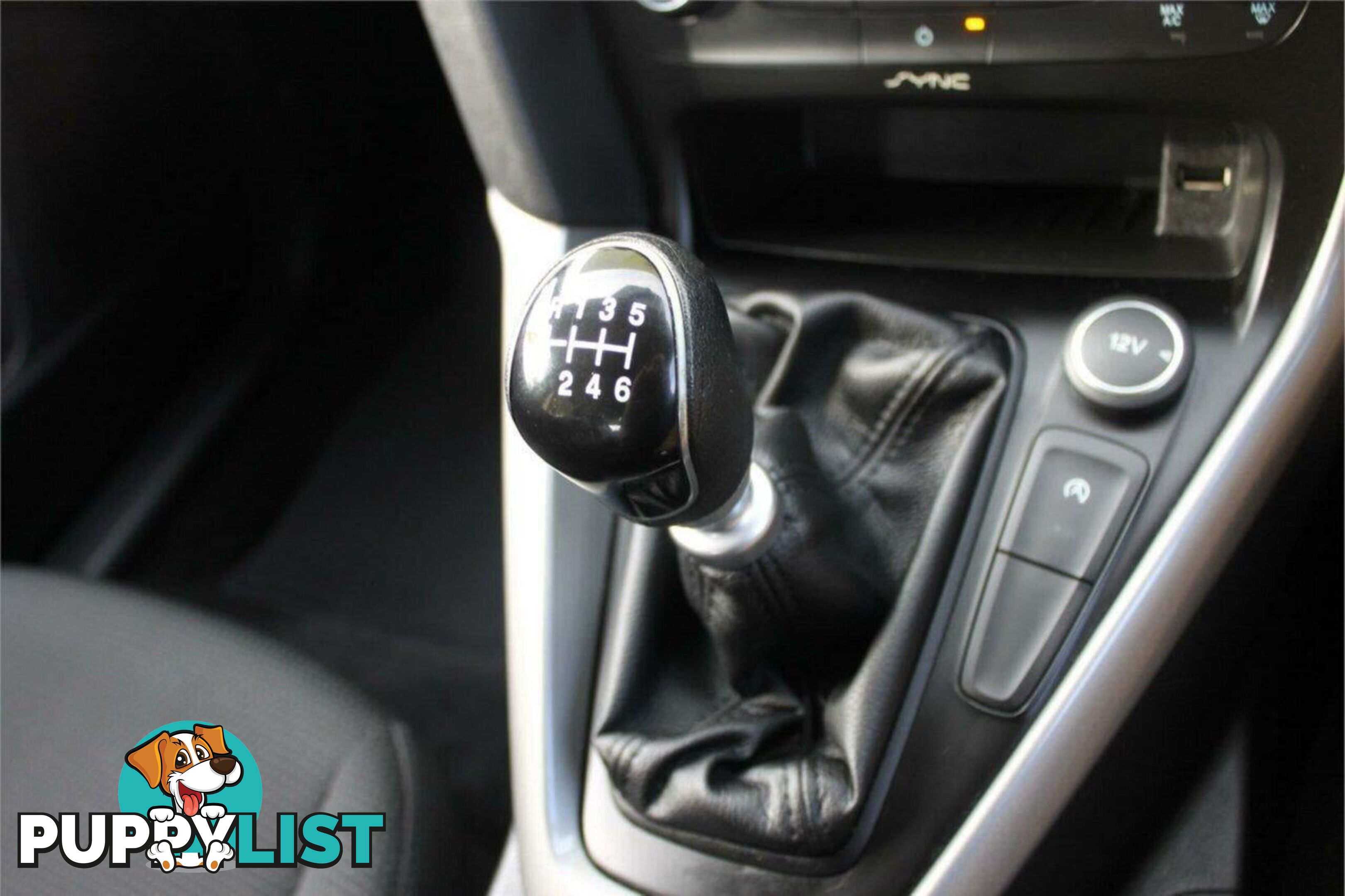 2015 FORD FOCUS TREND LZ HATCH, 5 DOORS, 5 SEATS