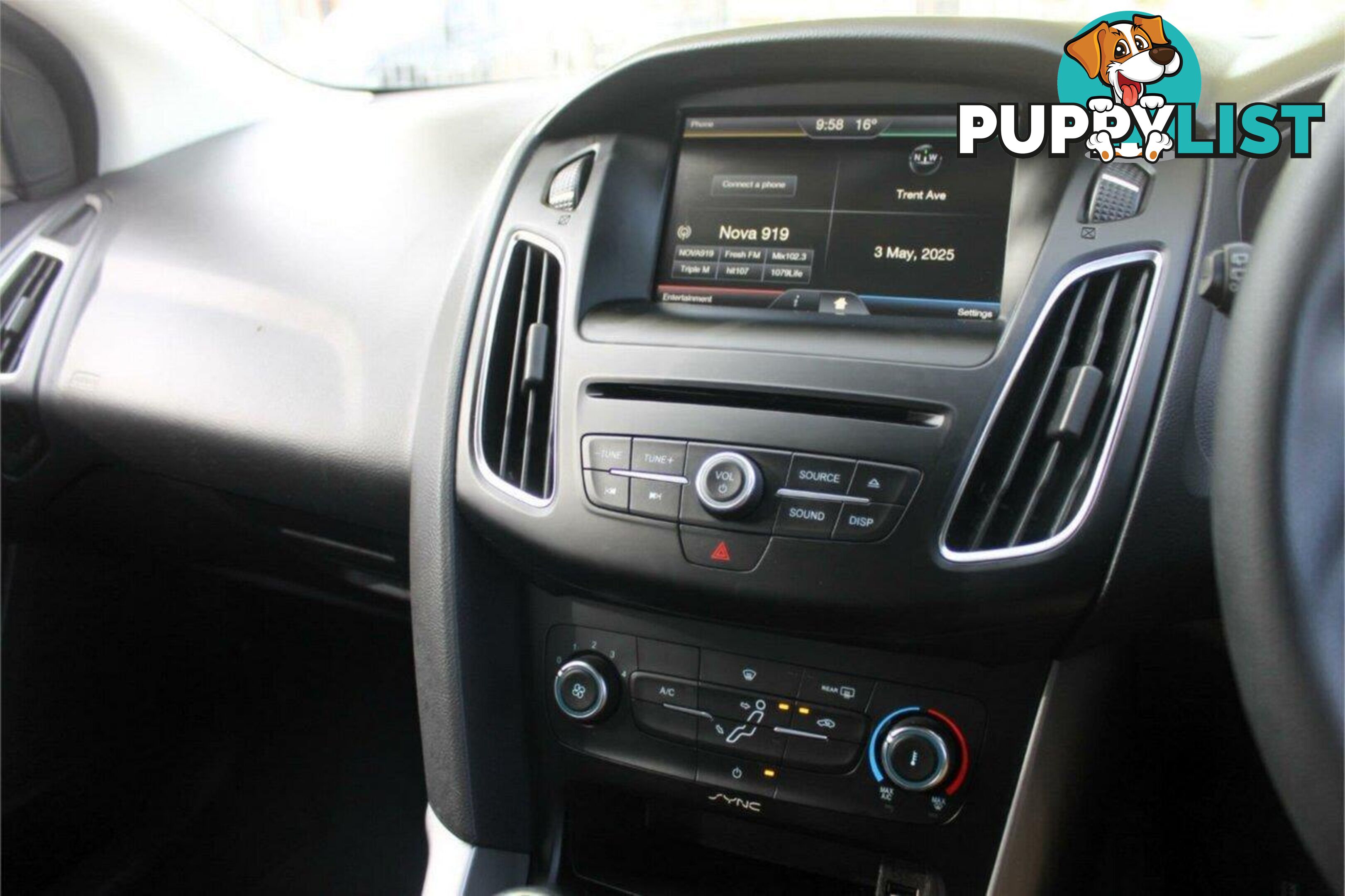2015 FORD FOCUS TREND LZ HATCH, 5 DOORS, 5 SEATS