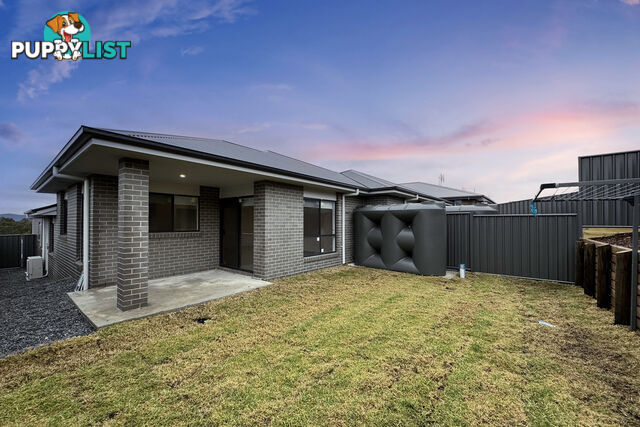 4 Duguid Street FARLEY NSW 2320