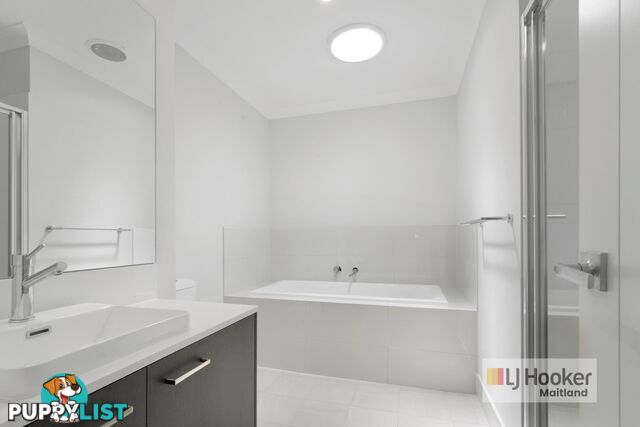 30 Camelia Street GILLIESTON HEIGHTS NSW 2321