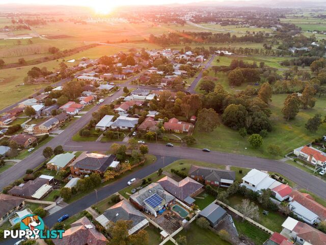 4 Ferry Place EAST MAITLAND NSW 2323