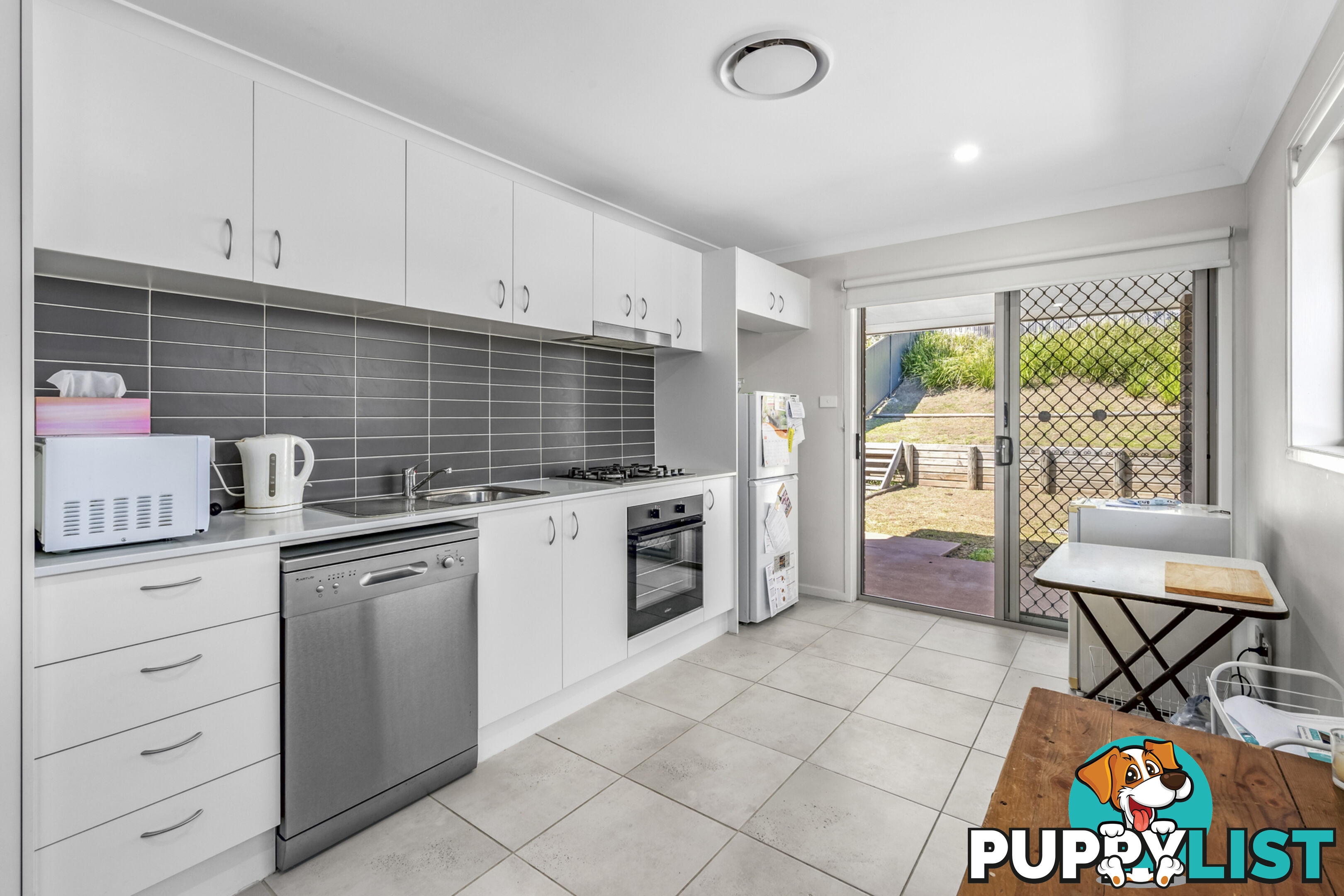 34 & 34A Shortland Drive ABERGLASSLYN NSW 2320