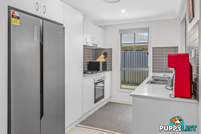 34 & 34A Shortland Drive ABERGLASSLYN NSW 2320