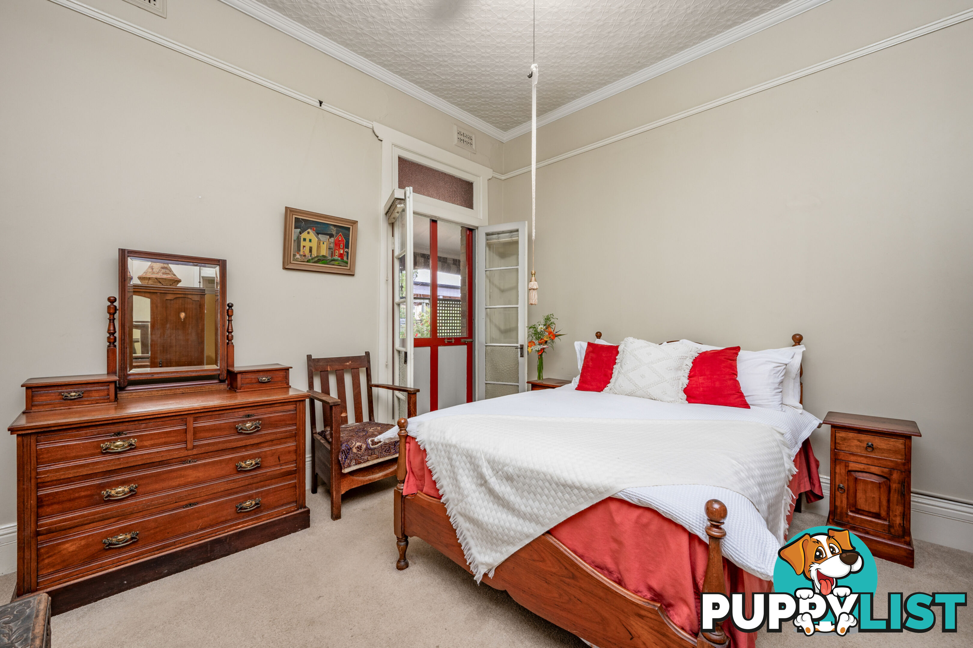 18 Queen Street LORN NSW 2320