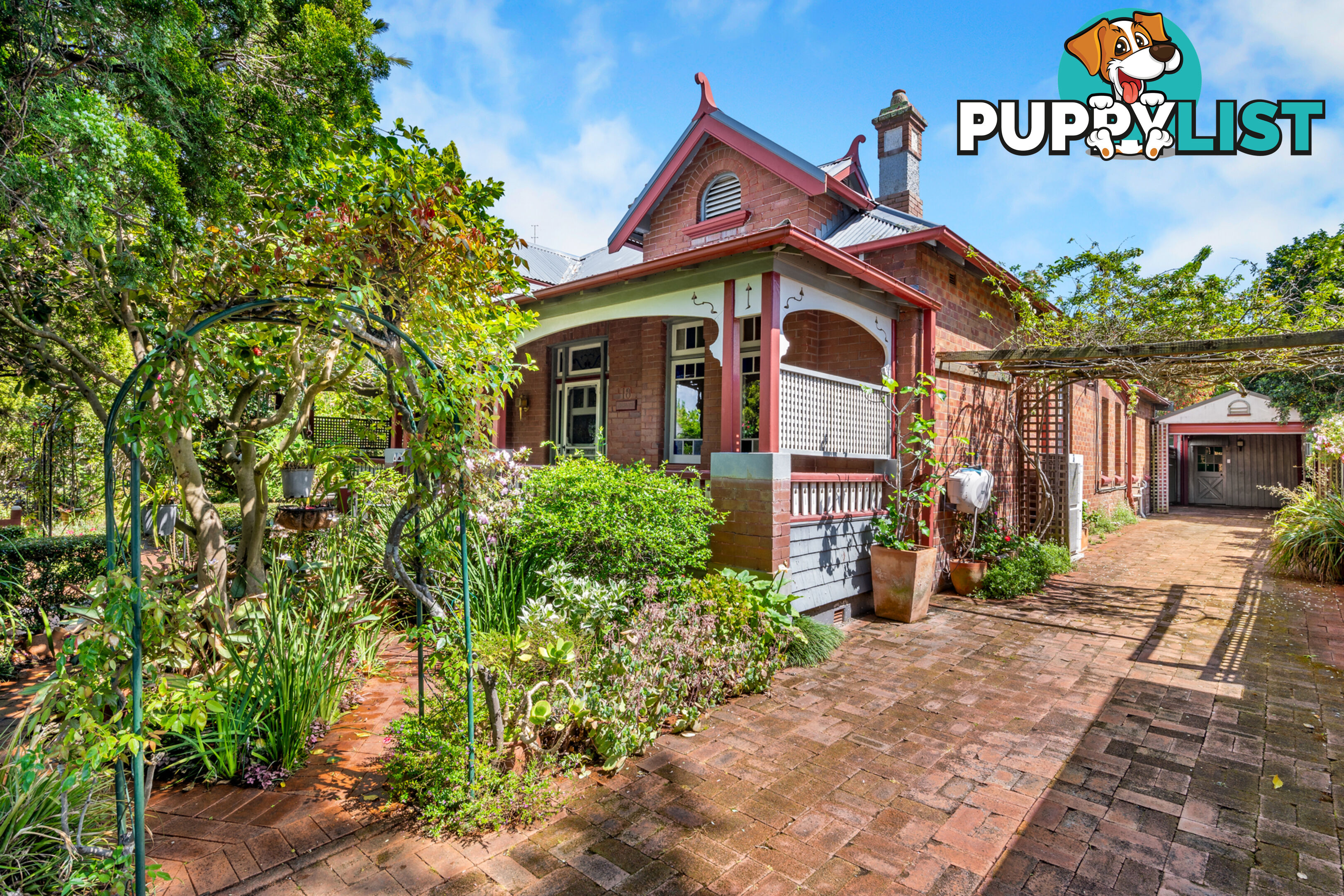 18 Queen Street LORN NSW 2320