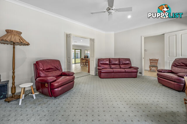 7 Grossman Place WALLALONG NSW 2320