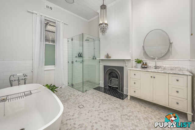 9 The Avenue LORN NSW 2320