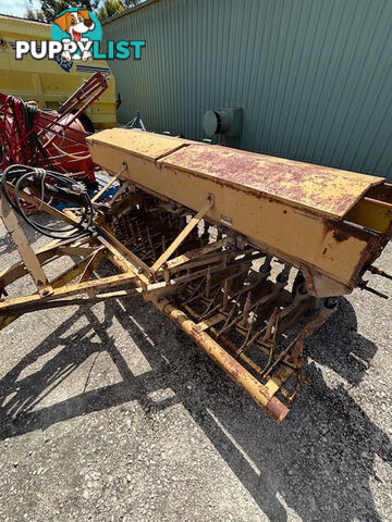 Connor Shea 18 Run Disc Seeder Seeding/Planting Equip