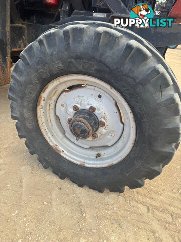 CASE IH 685XL 2WD Tractor