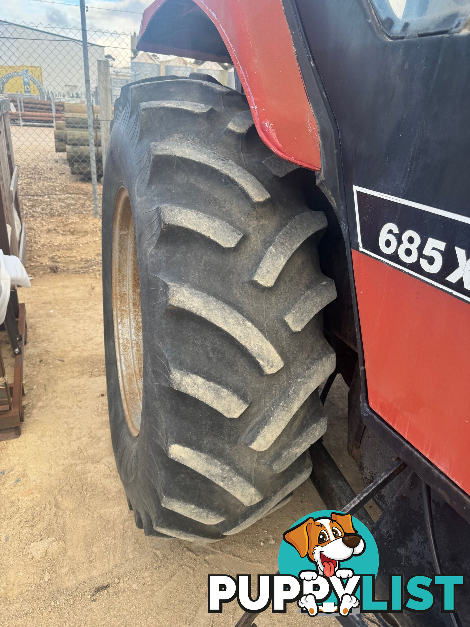 CASE IH 685XL 2WD Tractor