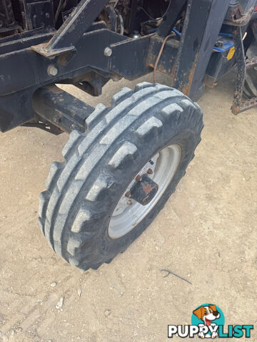 CASE IH 685XL 2WD Tractor