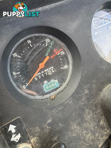 CASE IH 685XL 2WD Tractor