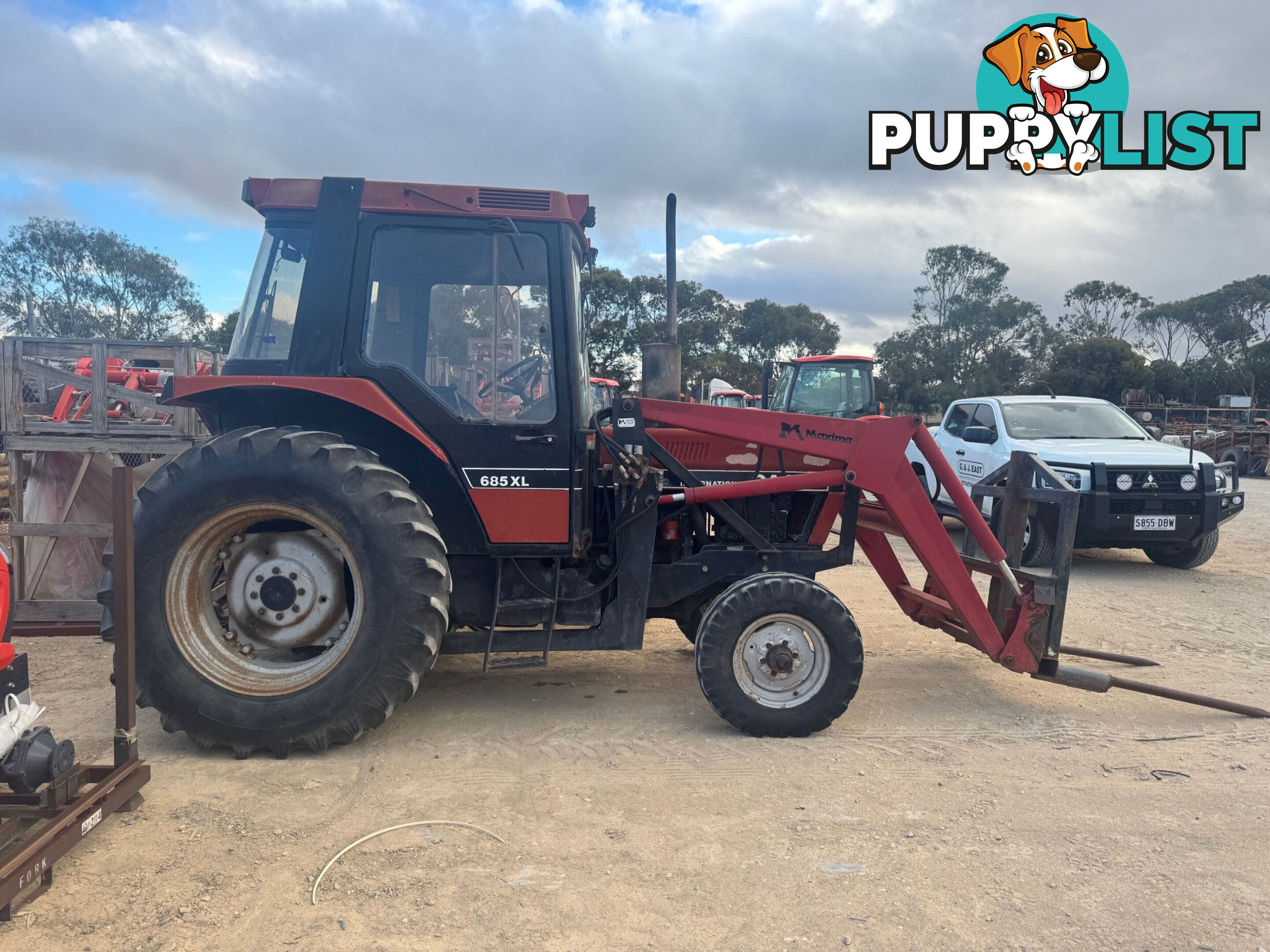 CASE IH 685XL 2WD Tractor