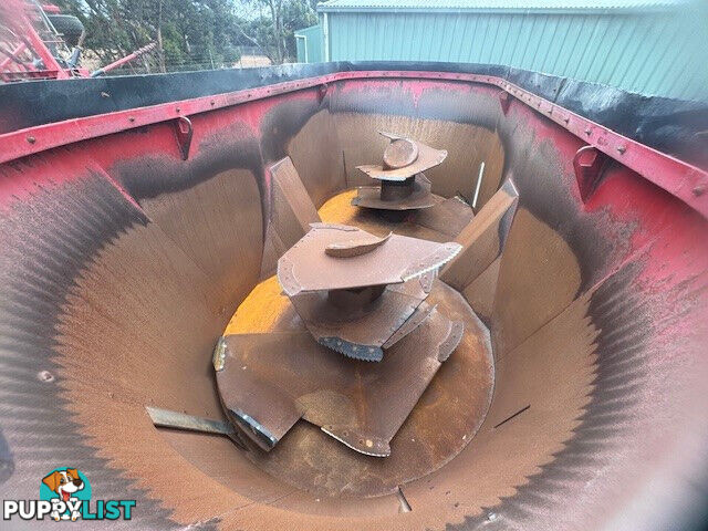 Jaylor 5650 Feed Mixer Hay/Forage Equip