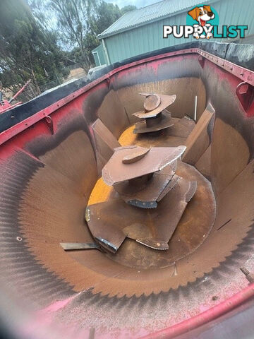 Jaylor 5650 Feed Mixer Hay/Forage Equip