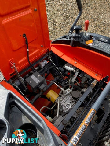 Kubota ZD1221 Zero Turn Lawn Equipment