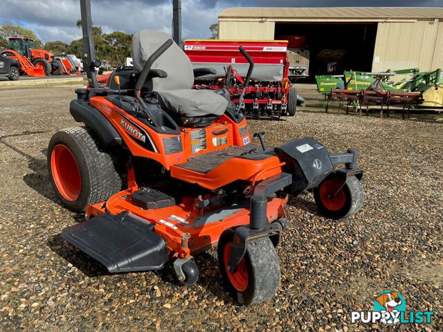 Kubota ZD1221 Zero Turn Lawn Equipment