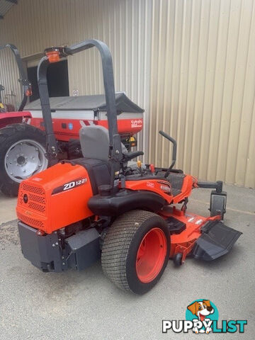 Kubota ZD1221 Zero Turn Lawn Equipment