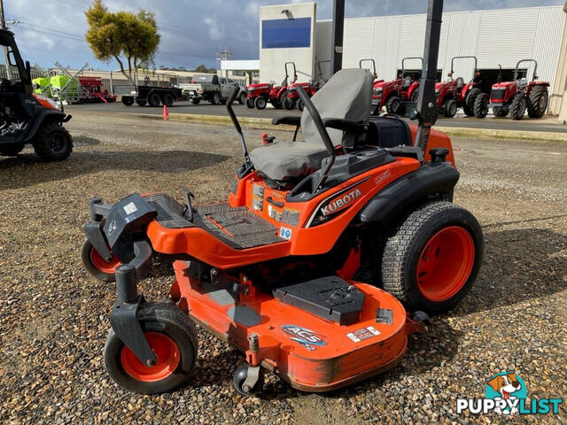 Kubota ZD1221 Zero Turn Lawn Equipment