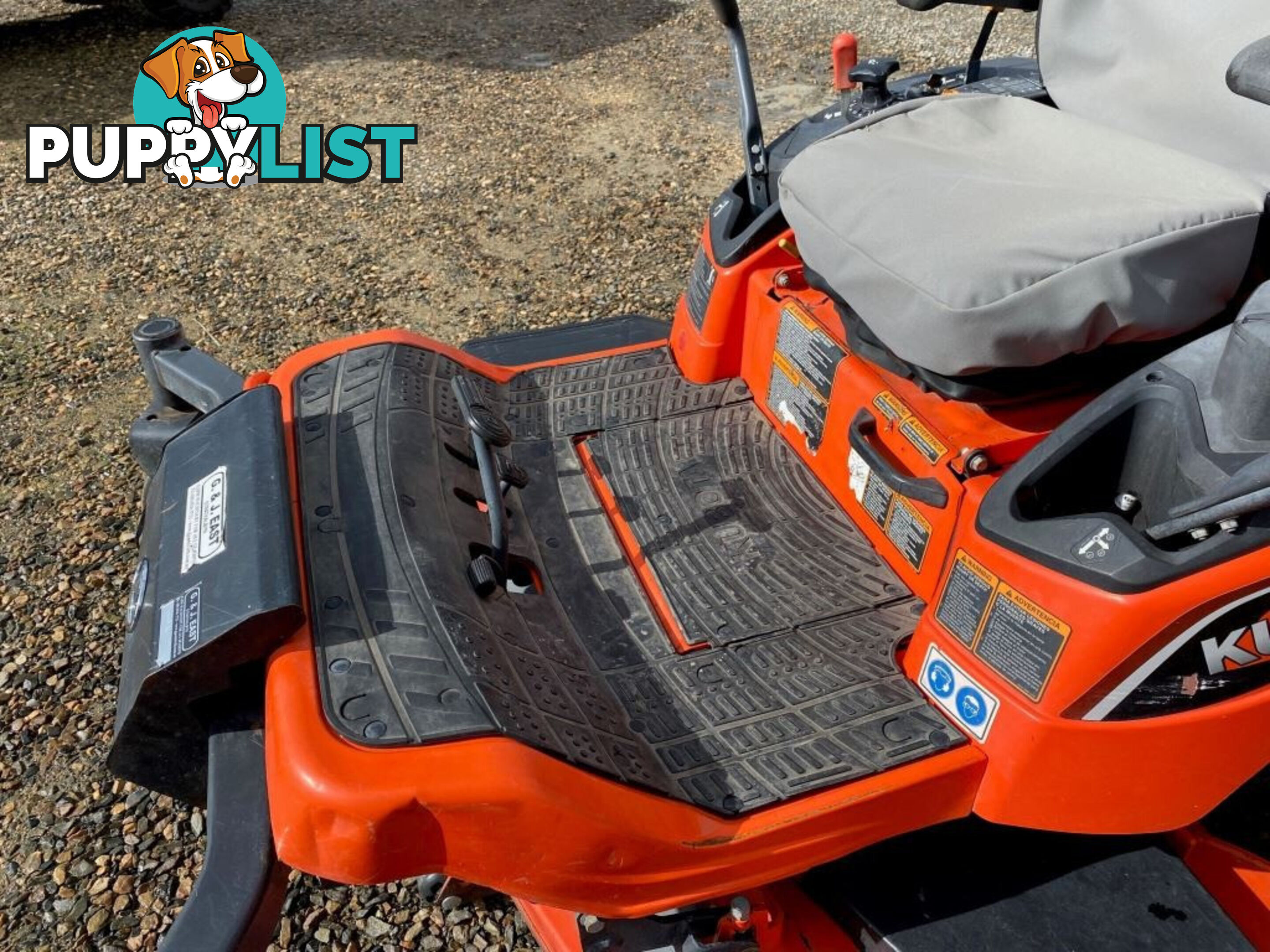 Kubota ZD1221 Zero Turn Lawn Equipment